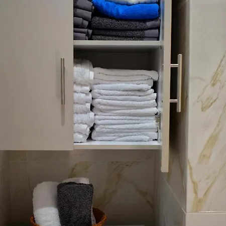 Dolphins House Apartman Lixúri