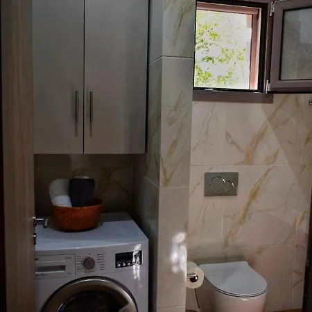 Dolphins House Lixúri